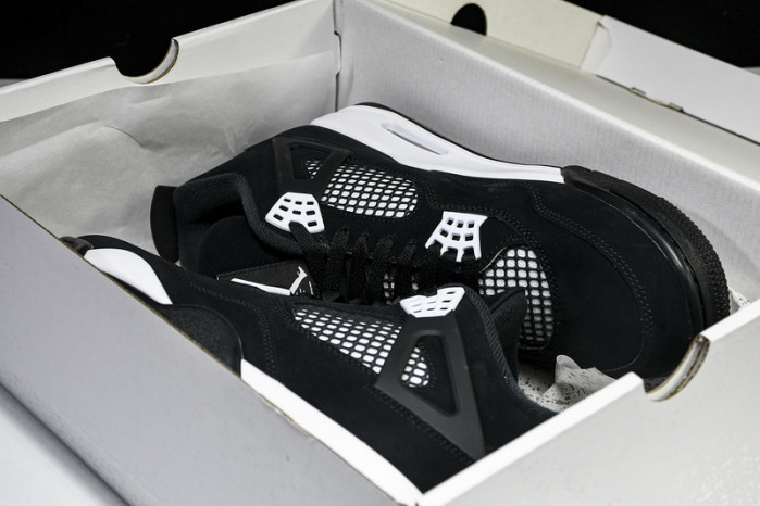 AIR JORDAN 4 RETRO