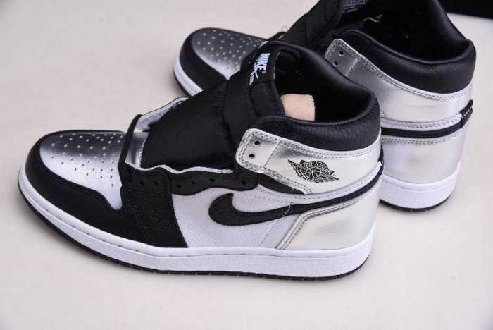 Air Jordan 1 High OG “Silver Toe” CD0461-001