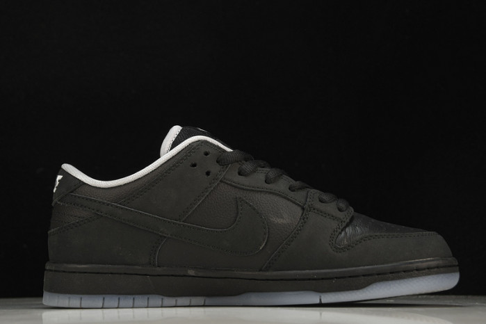 Nike SB Dunk Low Atlas 35MM Black 504750-086