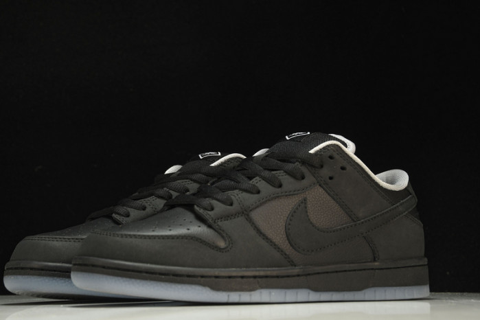 Nike SB Dunk Low Atlas 35MM Black 504750-086