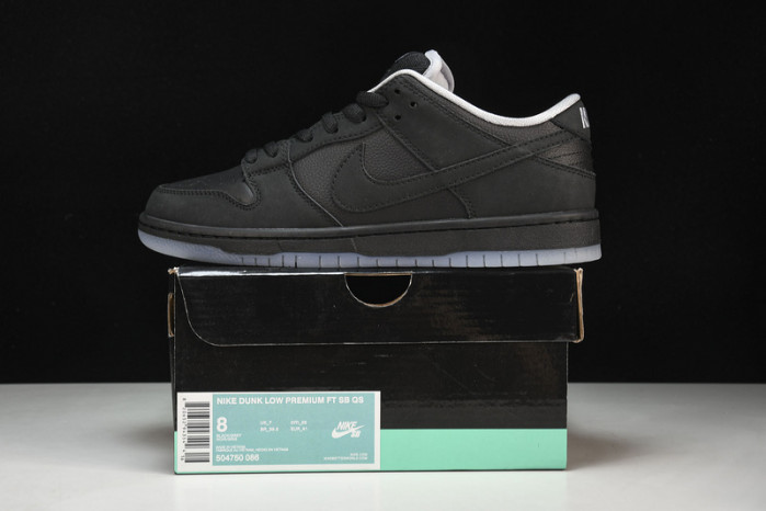 Nike SB Dunk Low Atlas 35MM Black 504750-086