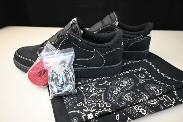 Travis Scott x Air Jordan 1 Low OG Black/Phantom DM7866-001