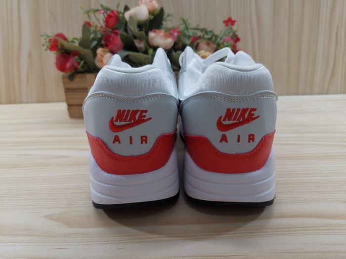 NIKE AIR MAX 1
