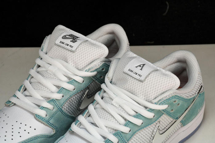 APRIL SKKATEBOARDS x NK SB Dunk Low FD2562-400