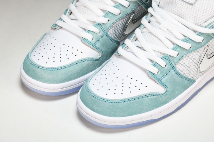 APRIL SKKATEBOARDS x NK SB Dunk Low FD2562-400