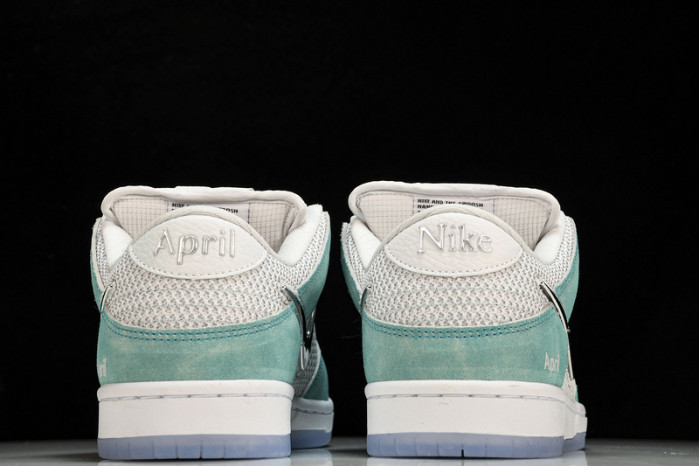 APRIL SKKATEBOARDS x NK SB Dunk Low FD2562-400