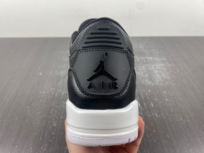 Jordan 3 Retro Cyber Monday - 136064-020