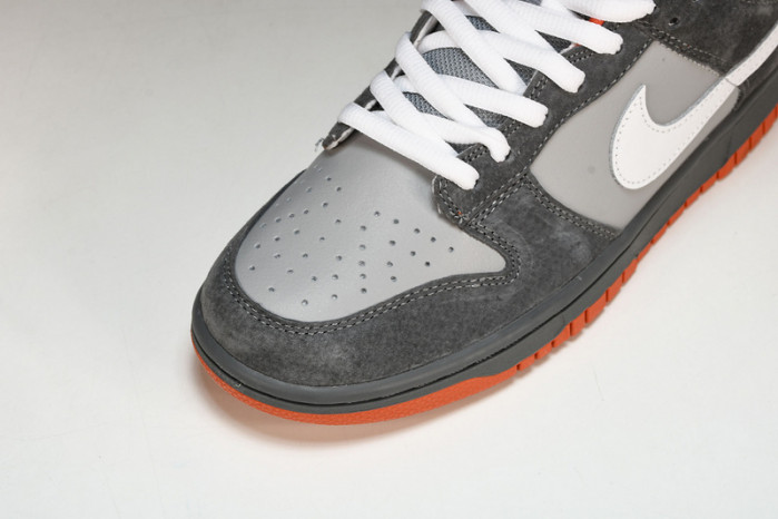 SB Dunk Low Staple NYC Pigeon - 304292-011