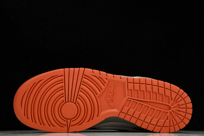 SB Dunk Low Staple NYC Pigeon - 304292-011