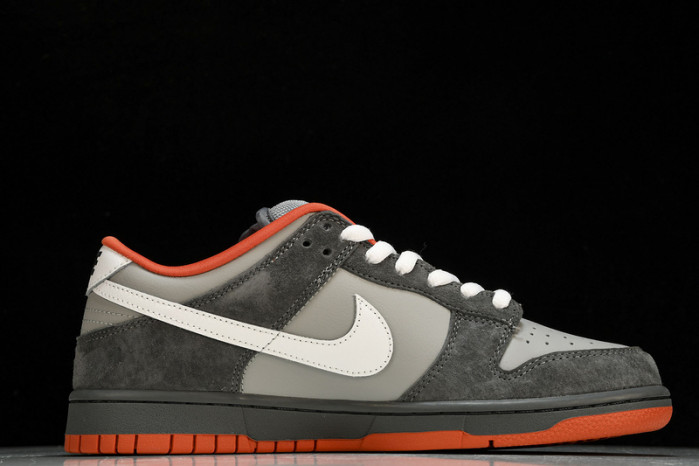 SB Dunk Low Staple NYC Pigeon - 304292-011