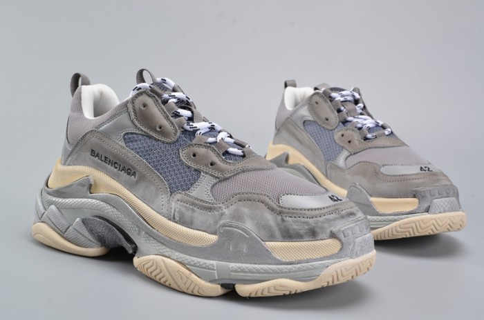 BL 17FW TRIPLE S WASHED SHOF SNEA GREY MENS AED2900
