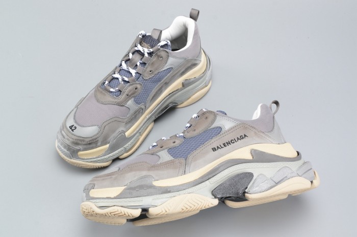 BL 17FW TRIPLE S WASHED SHOF SNEA GREY MENS AED2900